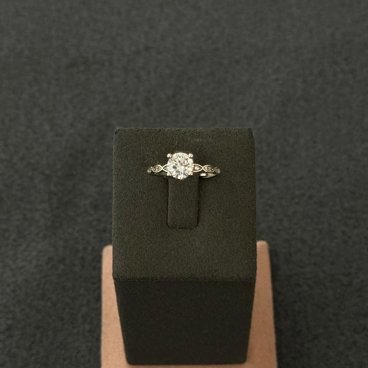 Elana adjustable Ring