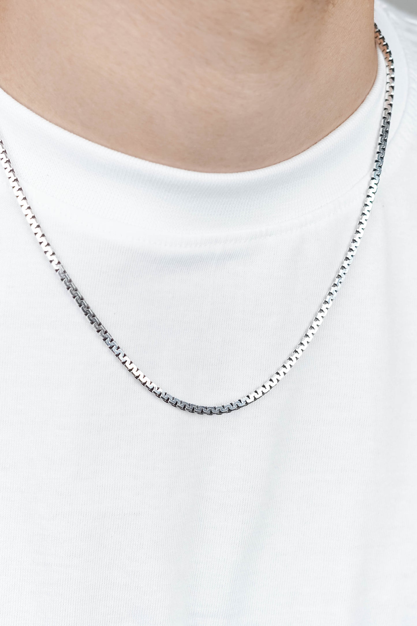 Sleek Italian Chain